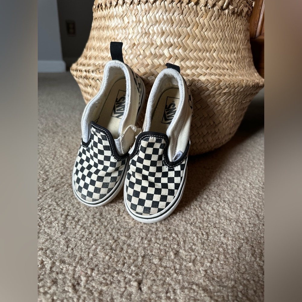 Black checkered vans